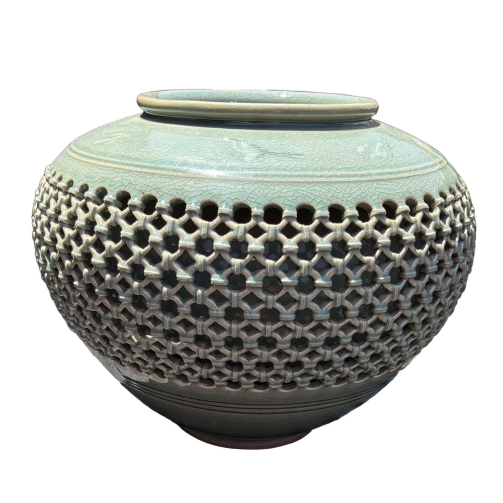 Rare Beautiful Old vase openwork vase crockery named antique